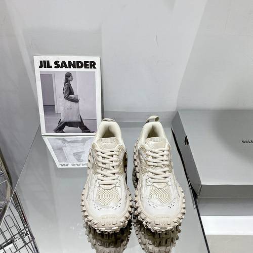 Picture of Balenciaga Shoes Women _SKUfw112797732fw